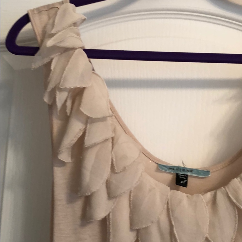 Boho Style Top with Tulle Petals at Neckline - Picture 2 of 4